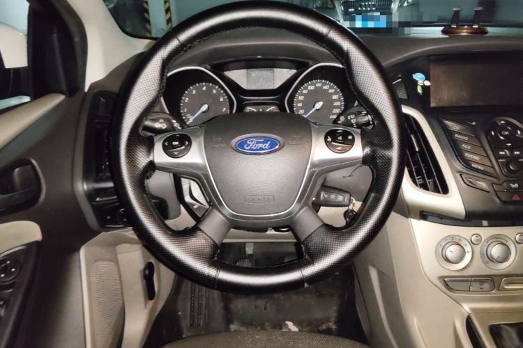 Used Ford Focus 2012 Sedan 1.6L Manual Comfort Model Steering Wheel