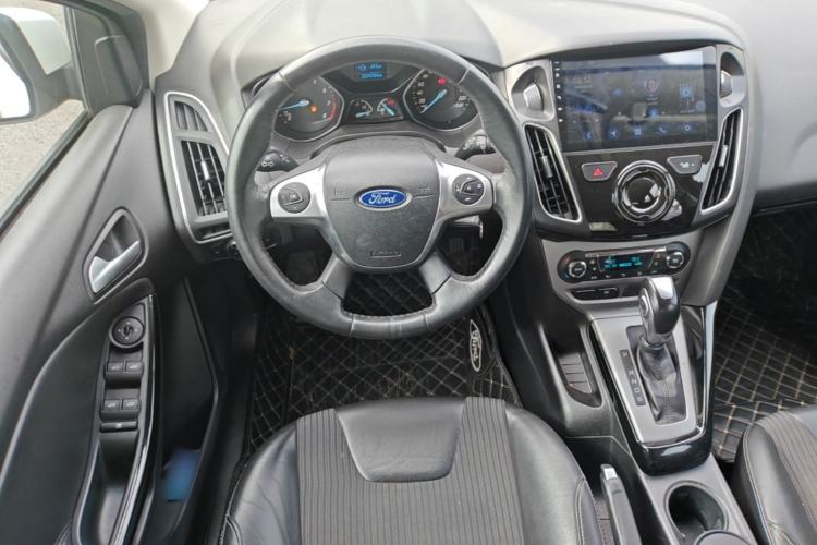 Used Ford Focus 2012 Hatchback 1.6L Automatic Fashion Edition Steering Wheel