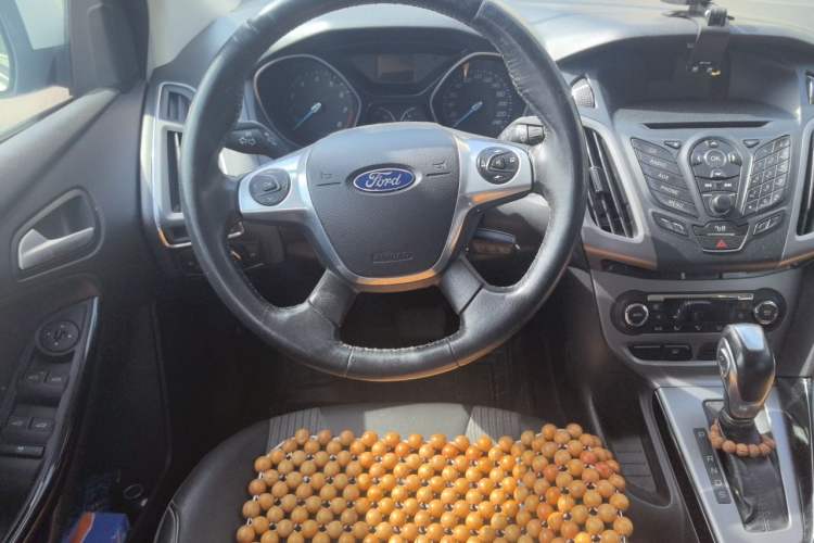 Used Ford Focus 2012 Hatchback 1.6L Automatic Fashion Edition Steering Wheel