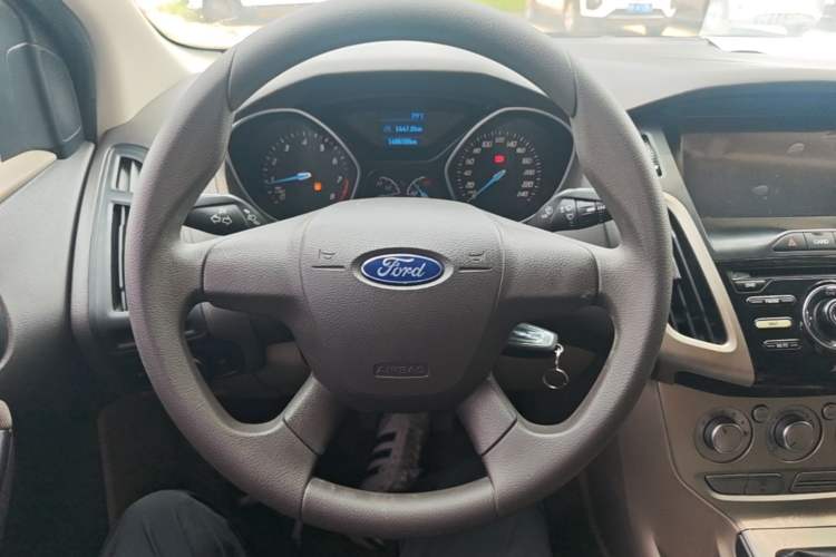 Used Ford Focus 2012 Sedan 1.6L Manual Comfort Model Steering Wheel