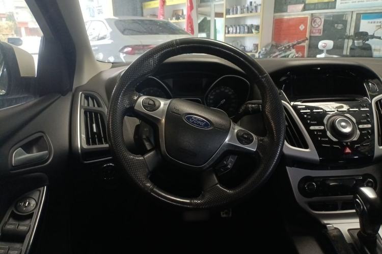 Used Ford Focus 2012 Hatchback 2.0L Automatic Luxury Sport Model Steering Wheel