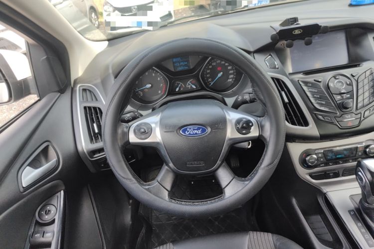 Used Ford Focus 2012 Sedan 1.6L Automatic Fashion Edition Steering Wheel