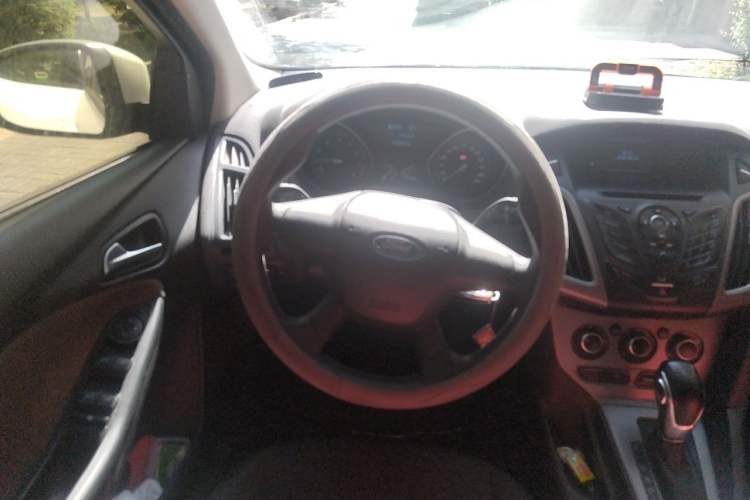 Used Ford Focus 2012 Hatchback 1.6L Automatic Comfort Model Steering Wheel