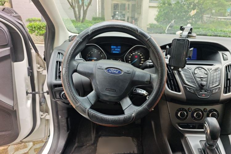 Used Ford Focus 2012 Hatchback 1.6L Automatic Comfort Model Steering Wheel