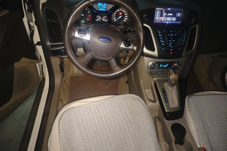 Used Ford Focus 2012 Hatchback 1.6L Automatic Fashion Edition Steering Wheel