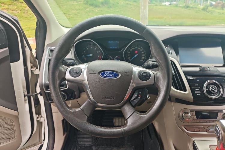 Used Ford Focus 2012 Sedan 1.6L Automatic Fashion Edition Steering Wheel