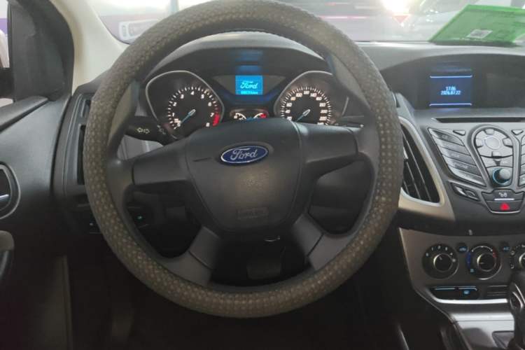 Used Ford Focus 2012 Hatchback 1.6L Automatic Comfort Model Steering Wheel