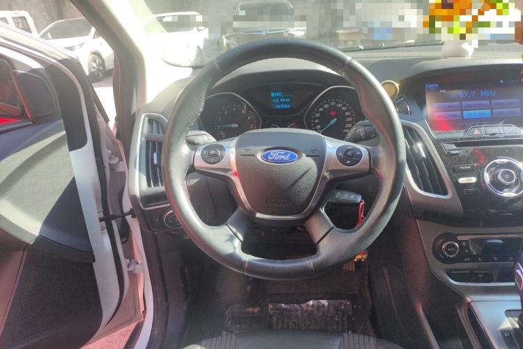 Used Ford Focus 2012 Hatchback 1.6L Automatic Fashion Edition Steering Wheel