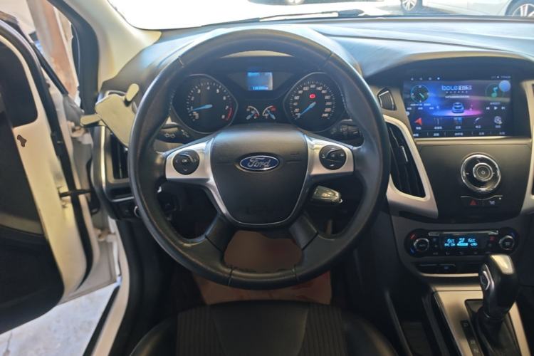 Used Ford Focus 2012 Sedan 1.6L Automatic Fashion Edition Steering Wheel