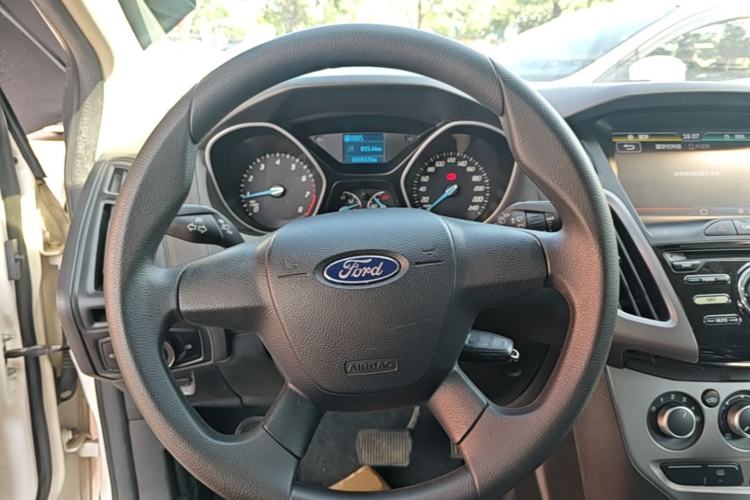 Used Ford Focus 2012 Hatchback 1.6L Automatic Comfort Model Steering Wheel