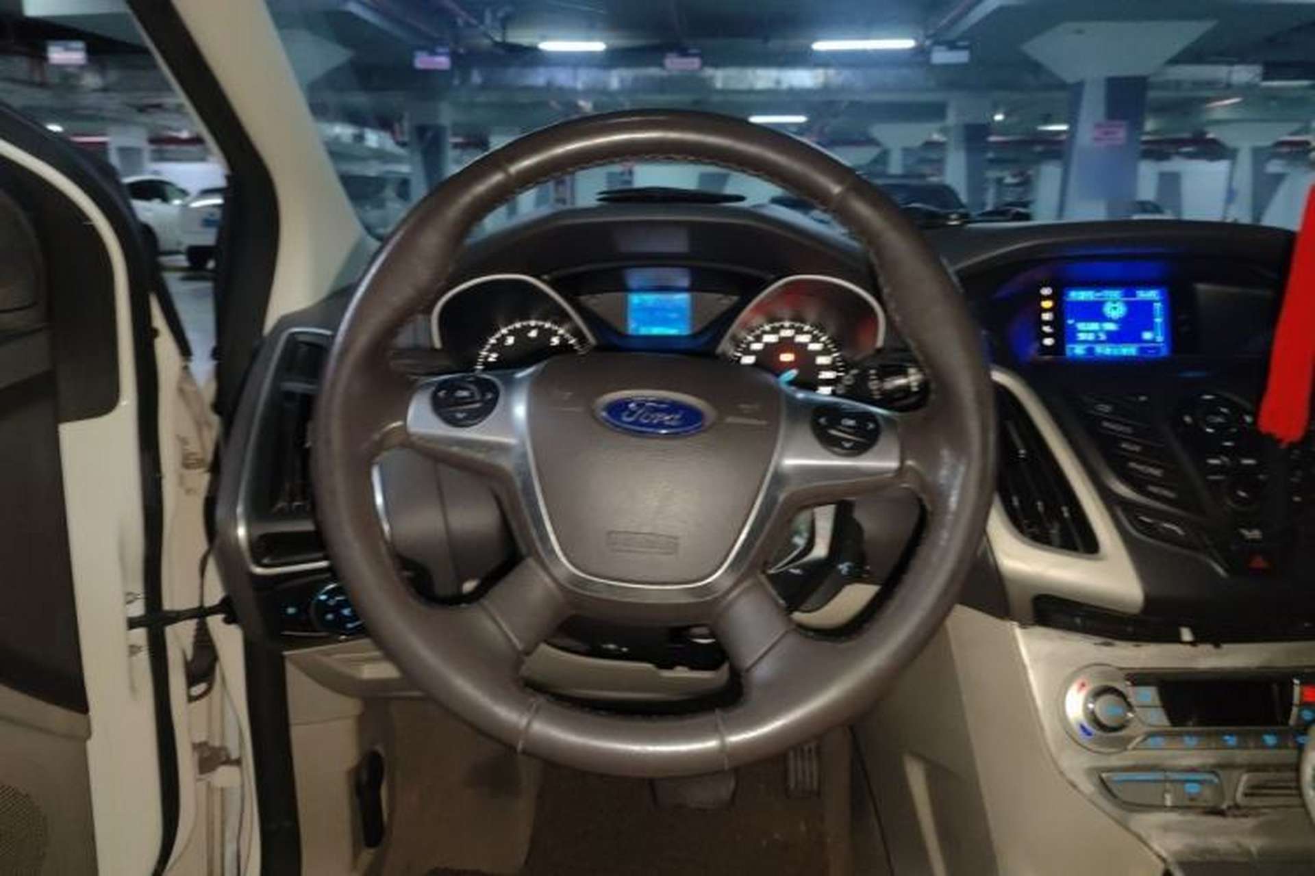 Used Ford Focus 2012 Hatchback 1.6L Automatic Fashion Edition Steering Wheel