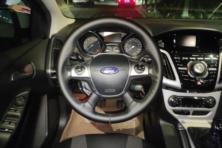 Used Ford Focus 2012 Hatchback 2.0L Manual Luxury Sport Model Steering Wheel