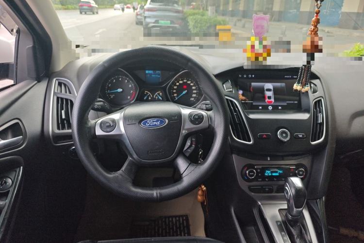 Used Ford Focus 2012 Hatchback 1.6L Automatic Fashion Edition Steering Wheel