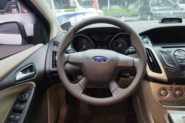 Used Ford Focus 2012 Sedan 1.6L Automatic Comfort Model Steering Wheel