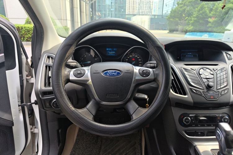 Used Ford Focus 2012 Sedan 1.6L Automatic Fashion Edition Steering Wheel