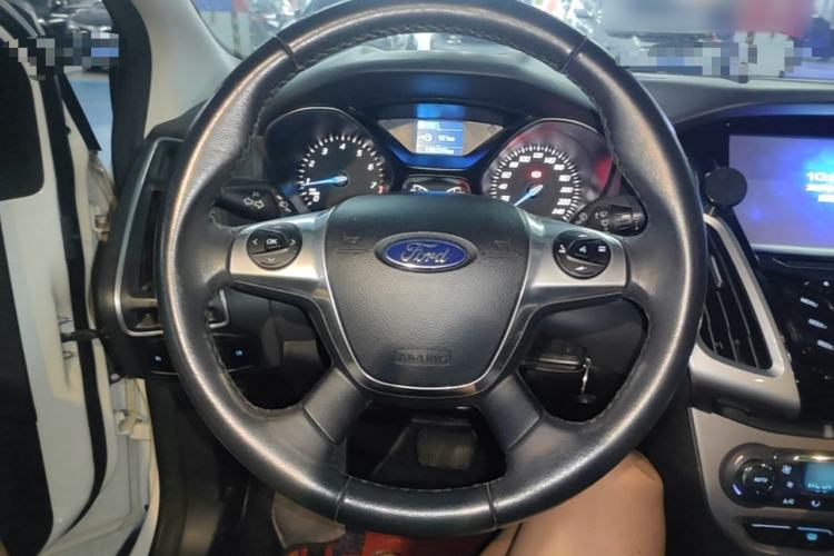 Used Ford Focus 2012 Sedan 1.6L Automatic Fashion Edition Steering Wheel