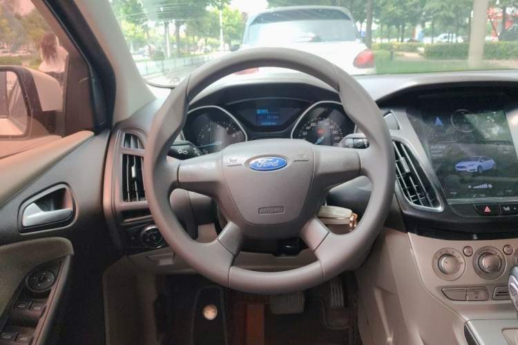 Used Ford Focus 2012 Hatchback 1.6L Automatic Comfort Model Steering Wheel