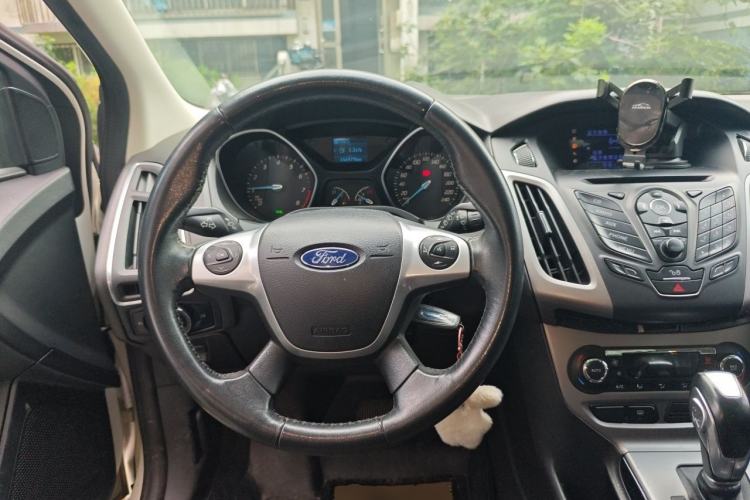 Used Ford Focus 2012 Hatchback 1.6L Automatic Fashion Edition Steering Wheel