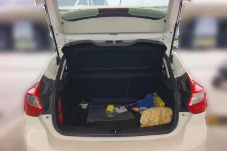 Used Ford Focus 2012 Hatchback 1.6L Automatic Fashion Edition Trunk
