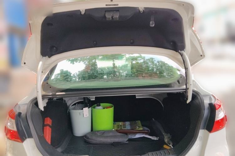 Used Ford Focus 2012 Sedan 1.6L Automatic Fashion Edition Trunk