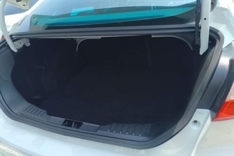 Used Ford Focus 2012 Sedan 1.6L Manual Comfort Model Trunk