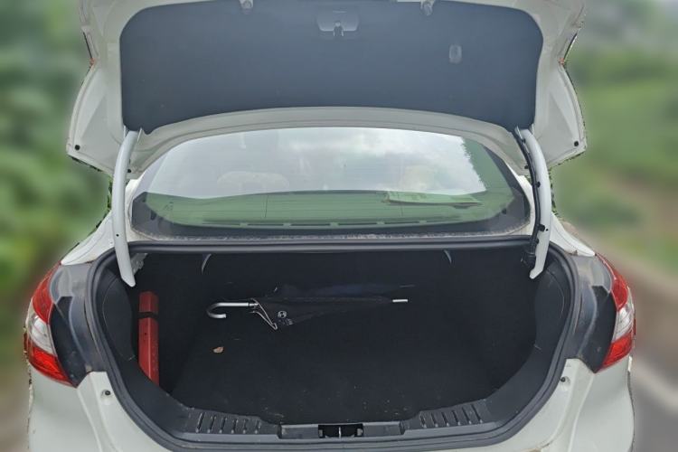 Used Ford Focus 2012 Sedan 1.6L Automatic Fashion Edition Trunk