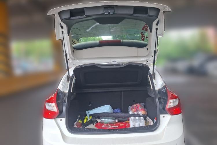 Used Ford Focus 2012 Hatchback 1.6L Automatic Fashion Edition Trunk