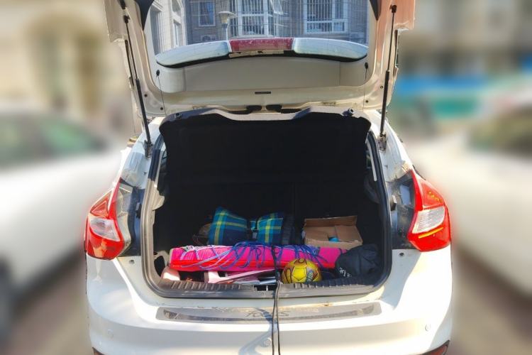 Used Ford Focus 2012 Hatchback 1.6L Automatic Fashion Edition Trunk