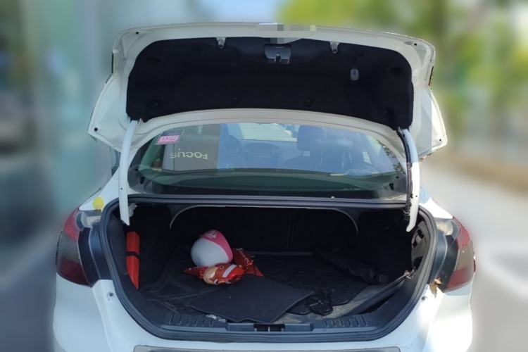Used Ford Focus 2012 Sedan 1.6L Manual Fashion Edition Trunk