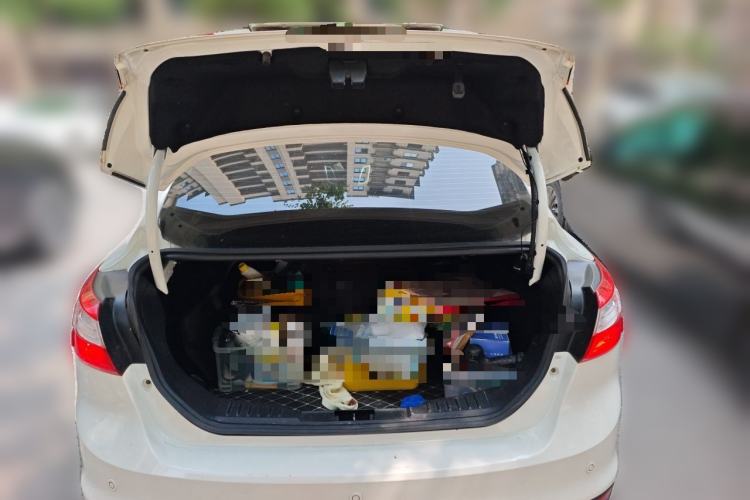 Used Ford Focus 2012 Sedan 1.6L Automatic Fashion Edition Trunk