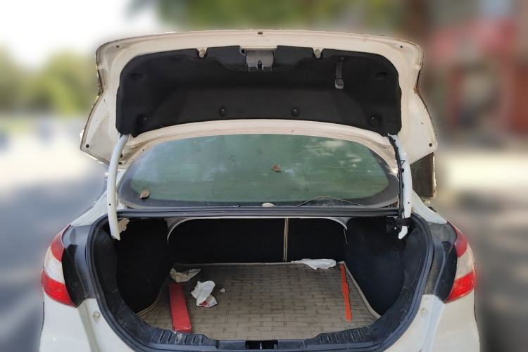 Used Ford Focus 2012 Sedan 1.6L Manual Comfort Model Trunk