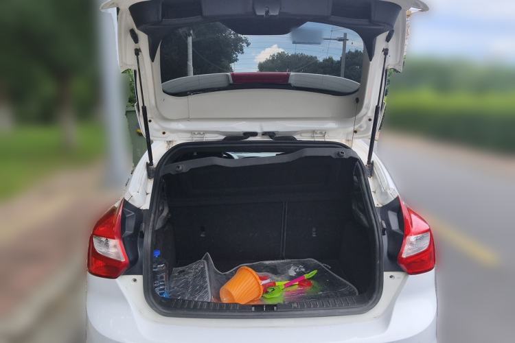 Used Ford Focus 2012 Hatchback 1.6L Automatic Comfort Model Trunk