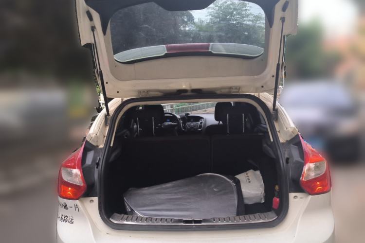 Used Ford Focus 2012 Hatchback 1.6L Automatic Comfort Model Trunk