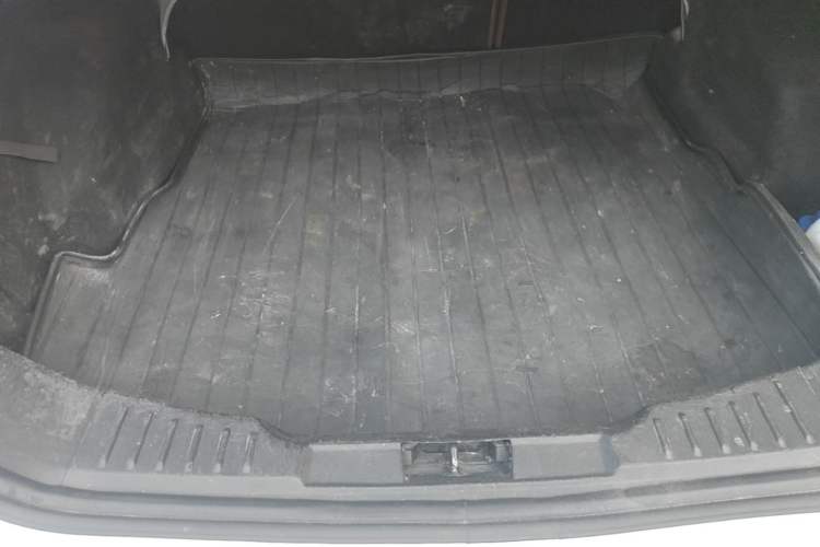 Used Ford Focus 2012 Sedan 1.6L Manual Comfort Model Trunk