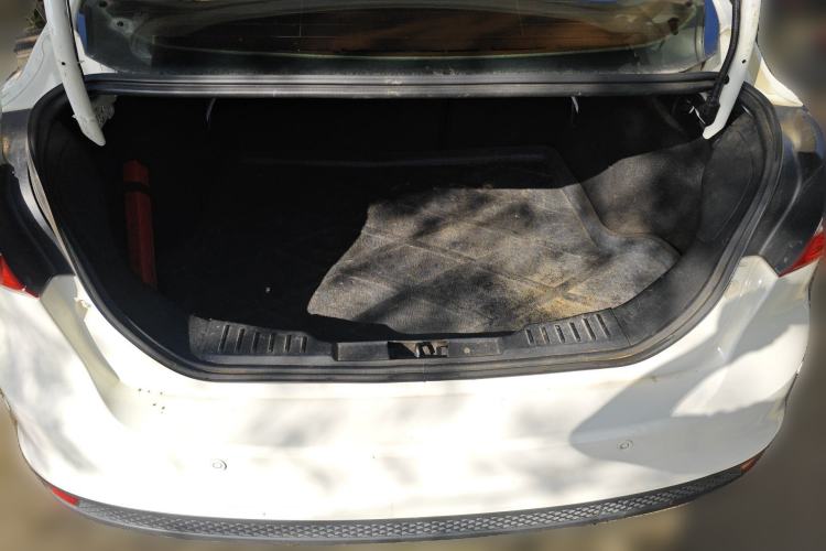 Used Ford Focus 2012 Sedan 1.6L Manual Comfort Model Trunk