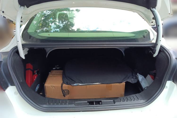 Used Ford Focus 2012 Sedan 1.6L Automatic Fashion Edition Trunk
