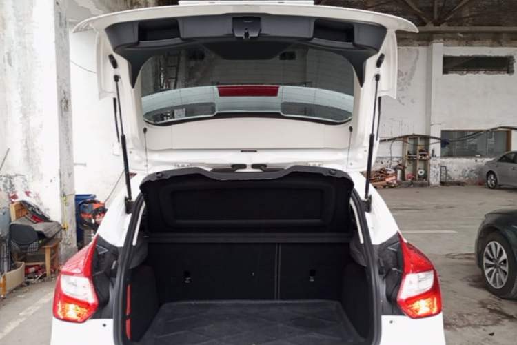 Used Ford Focus 2012 Hatchback 1.6L Manual Fashion Edition Trunk