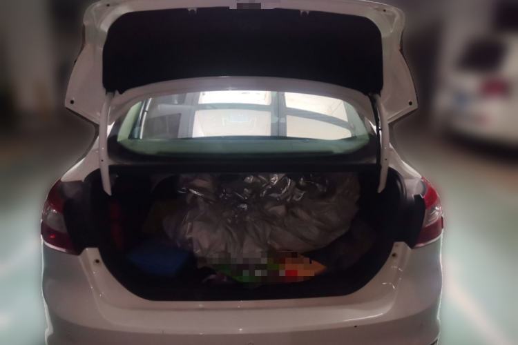 Used Ford Focus 2012 Sedan 1.6L Automatic Fashion Edition Trunk