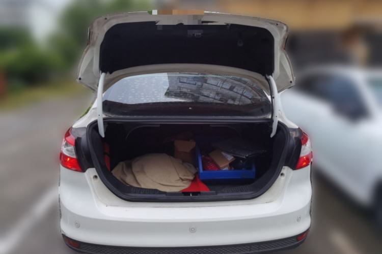 Used Ford Focus 2012 Sedan 1.6L Manual Fashion Edition Trunk