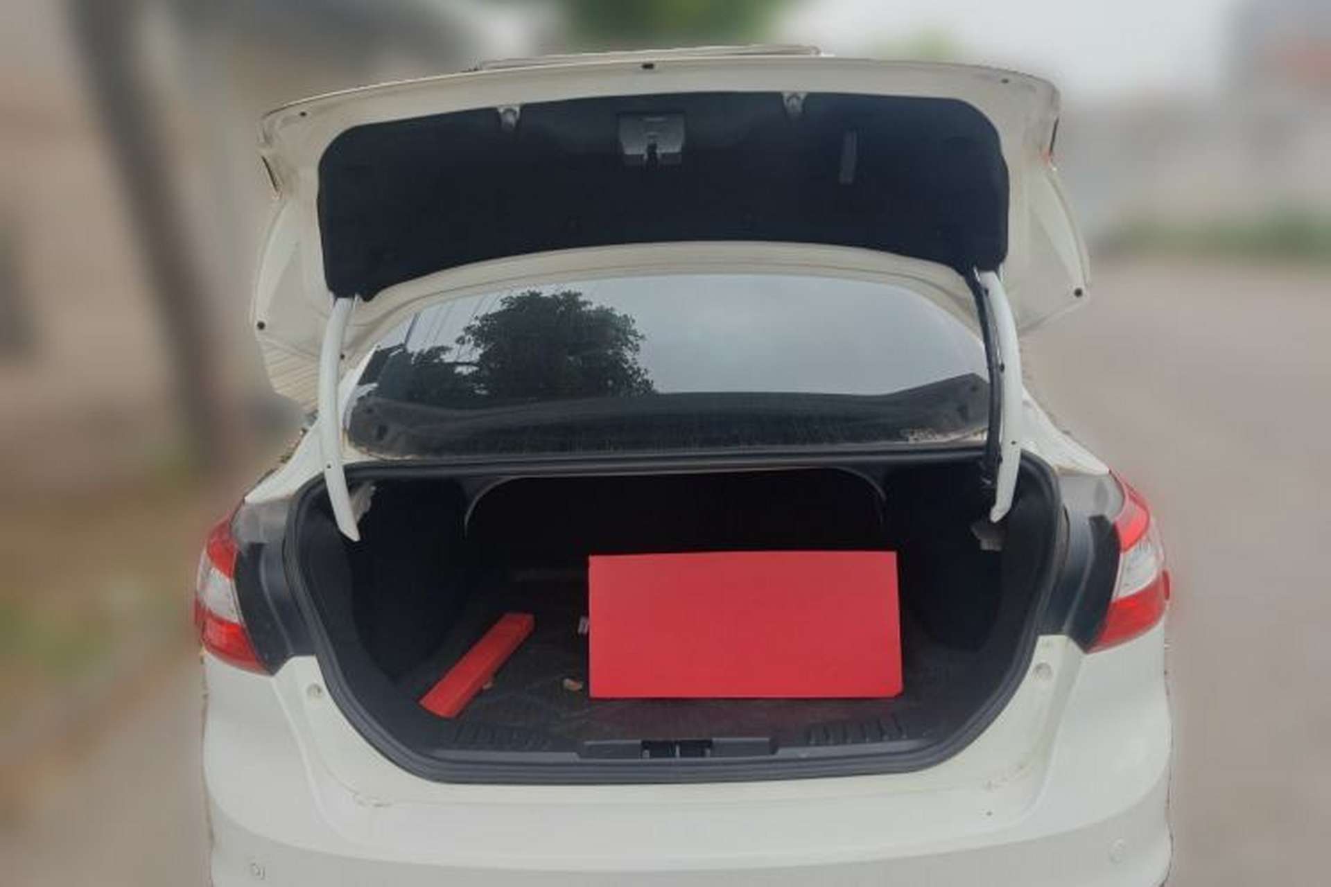 Used Ford Focus 2012 Sedan 1.6L Automatic Fashion Edition Trunk