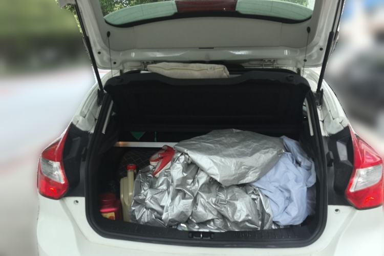 Used Ford Focus 2012 Hatchback 1.6L Automatic Fashion Edition Trunk