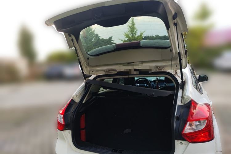 Used Ford Focus 2012 Hatchback 1.6L Automatic Fashion Edition Trunk