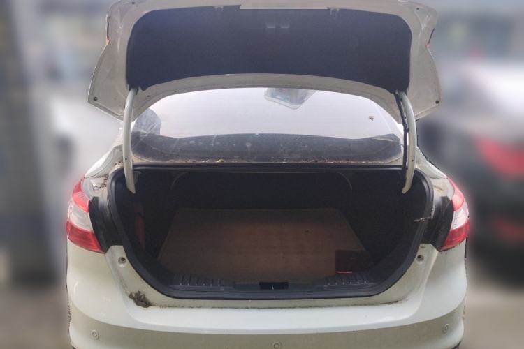 Used Ford Focus 2012 Hatchback 1.6L Automatic Fashion Edition Trunk