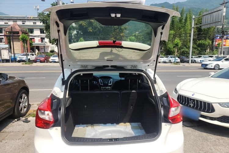 Used Ford Focus 2012 Hatchback 1.6L Automatic Fashion Edition Trunk
