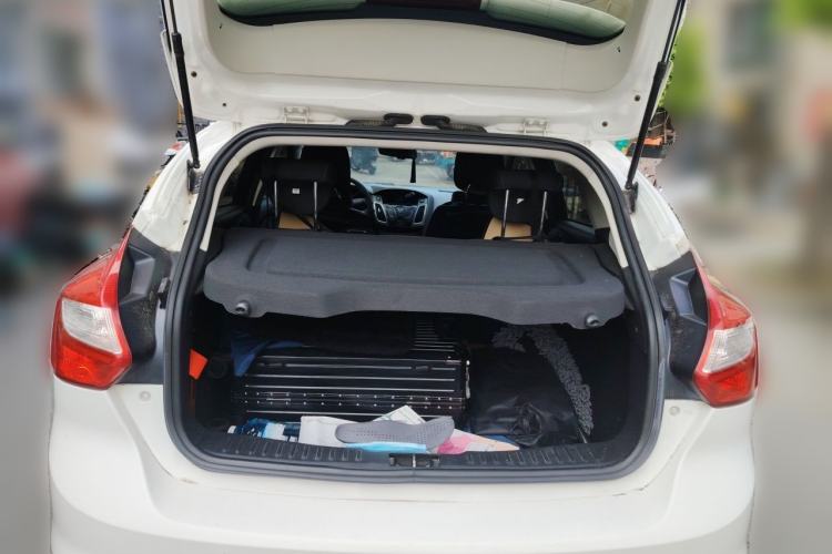 Used Ford Focus 2012 Hatchback 1.6L Manual Comfort Model Trunk