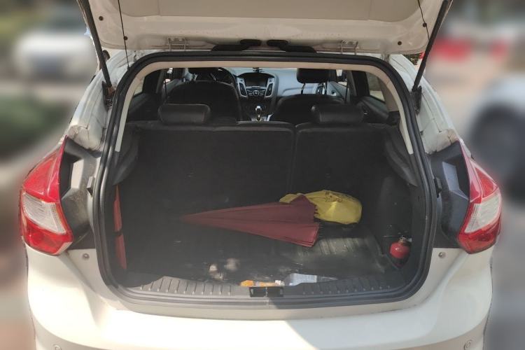 Used Ford Focus 2012 Hatchback 1.6L Automatic Fashion Edition Trunk