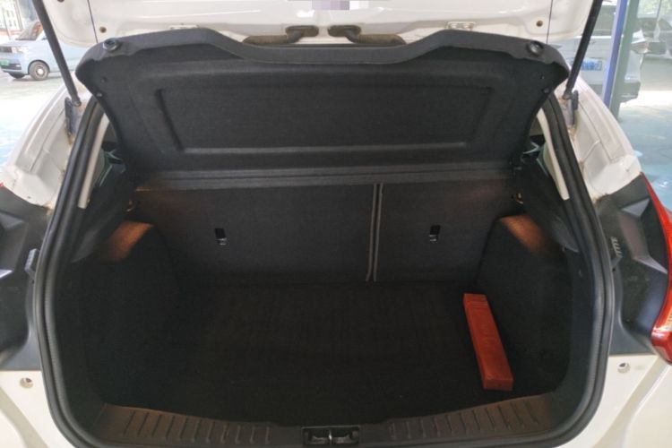 Used Ford Focus 2012 Hatchback 1.6L Automatic Fashion Edition Trunk