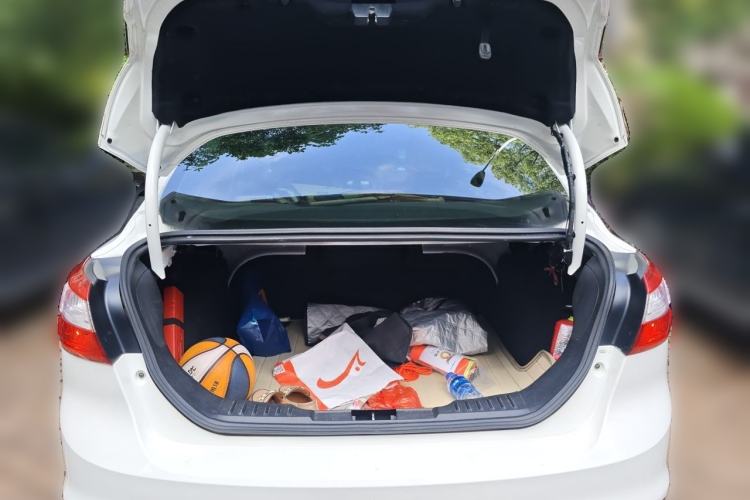 Used Ford Focus 2012 Sedan 1.6L Manual Comfort Model Trunk