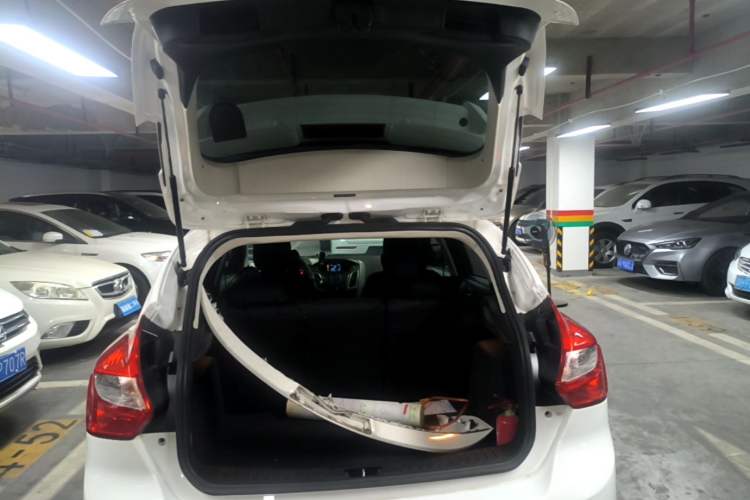 Used Ford Focus 2012 Hatchback 1.6L Manual Comfort Model Trunk