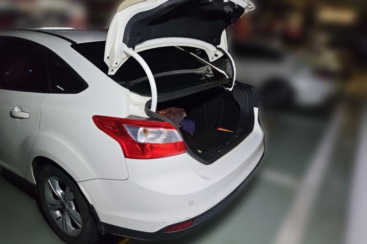 Used Ford Focus 2012 Sedan 1.6L Automatic Fashion Edition Trunk